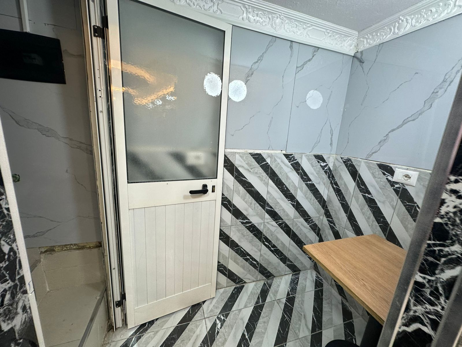 Shitet Ambient Biznesi | UKD, Durrës