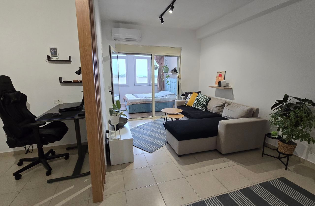 Apartament 1+1 me pamje nga deti