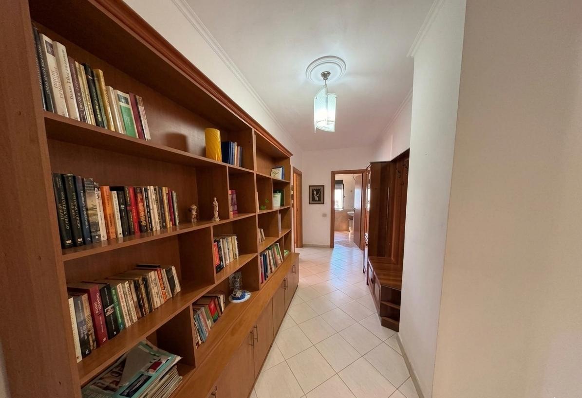 Shitet Apartament 3+1+2 | Tregu i Vogël, Durrës