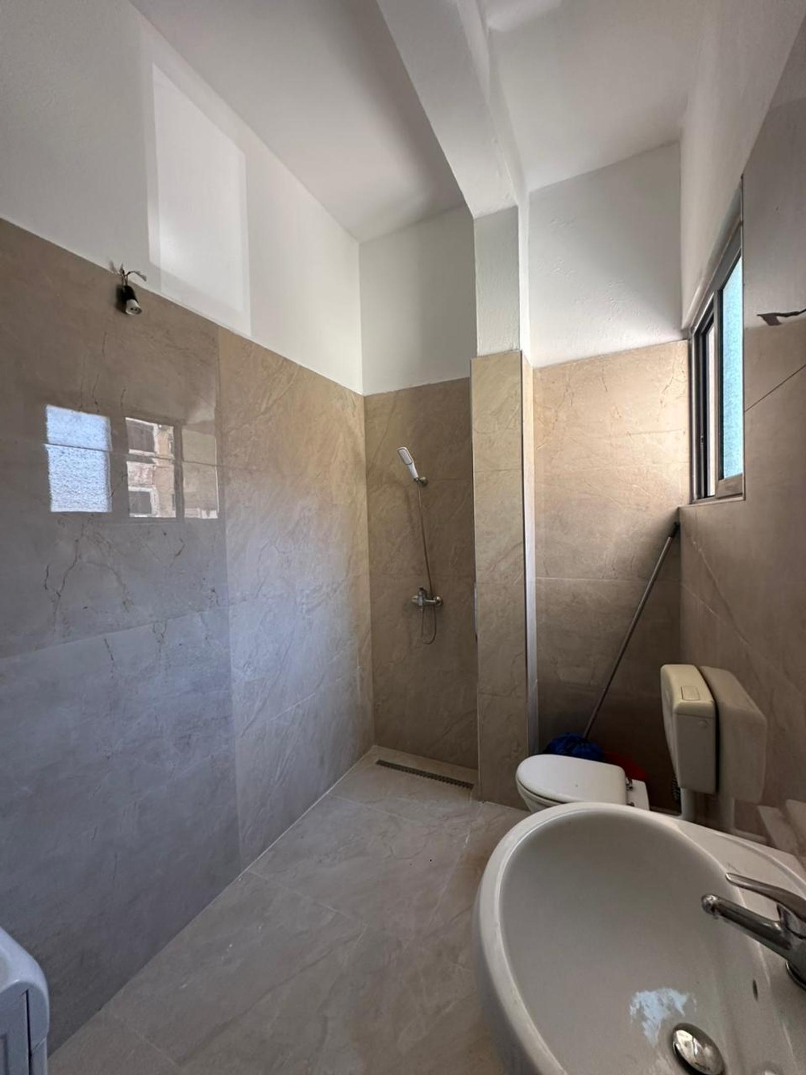 Wohnung 2+1 zum Kauf in Stadtzentrum, Durrës, 80 m² — Foto 7 von 8