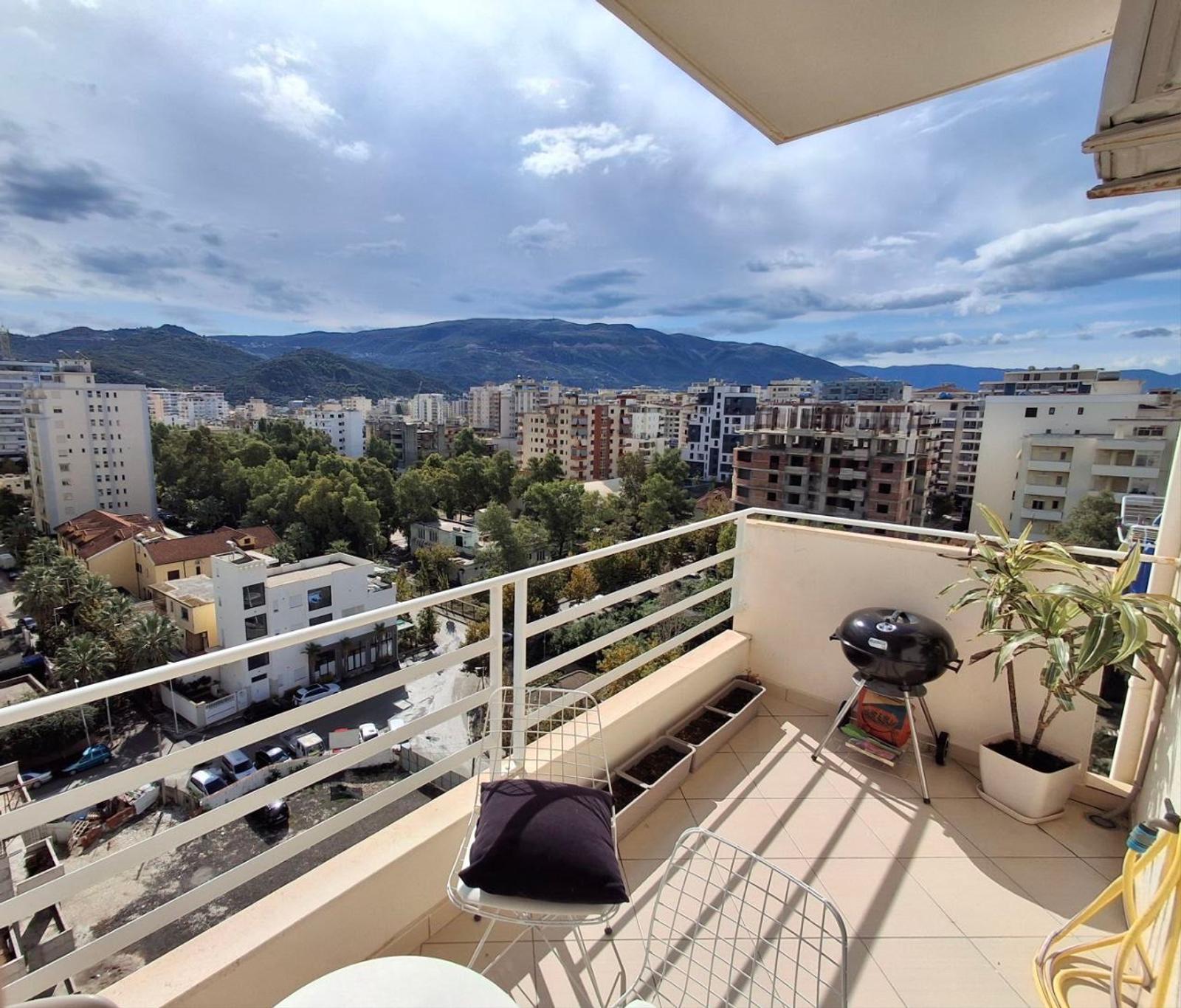 1+1 з двома балконами, Вльора, 84 м²