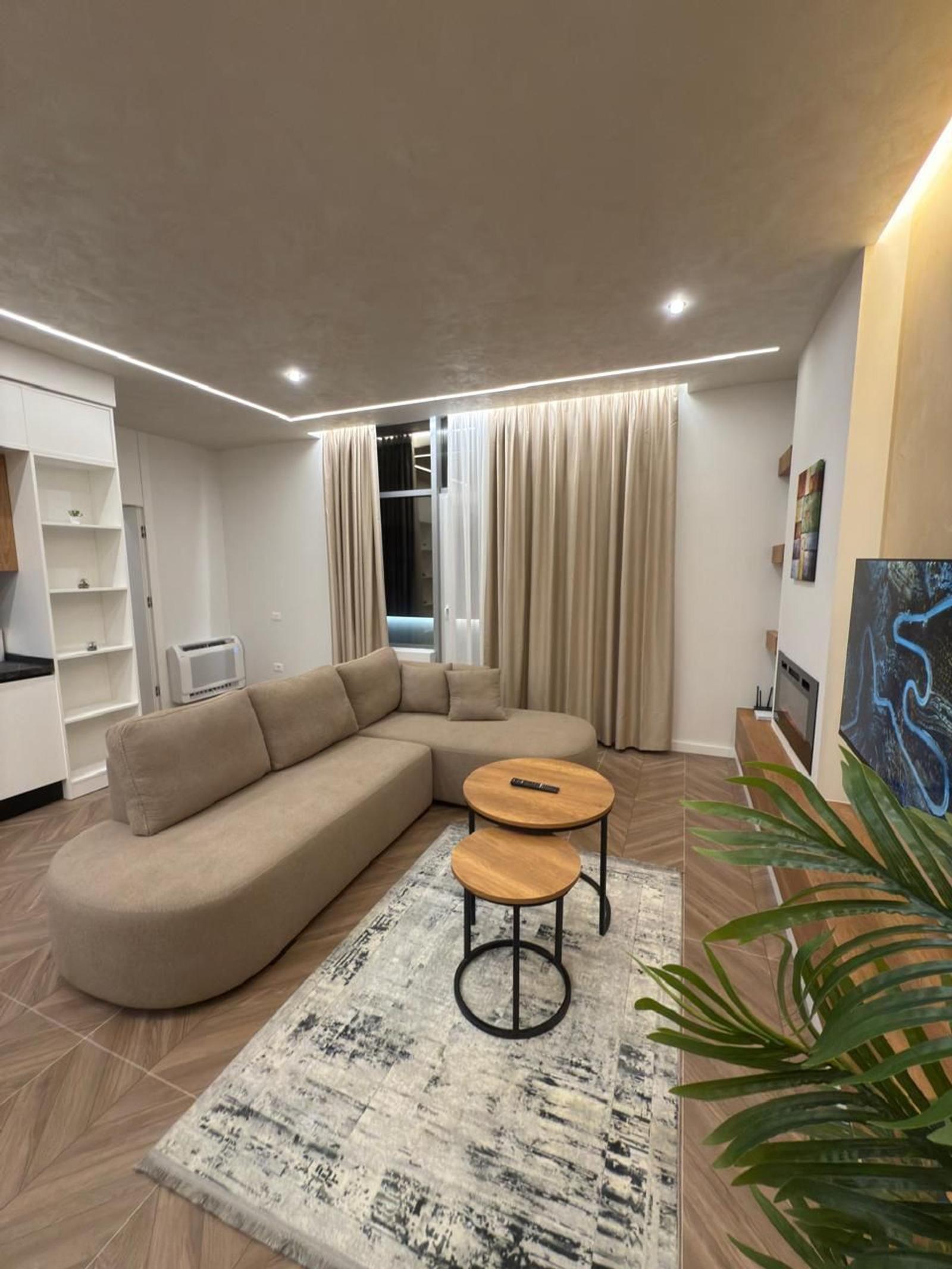 Appartamento 2+1, in vendita, Centro città, Durazzo, 125 m² — foto 2 di 9