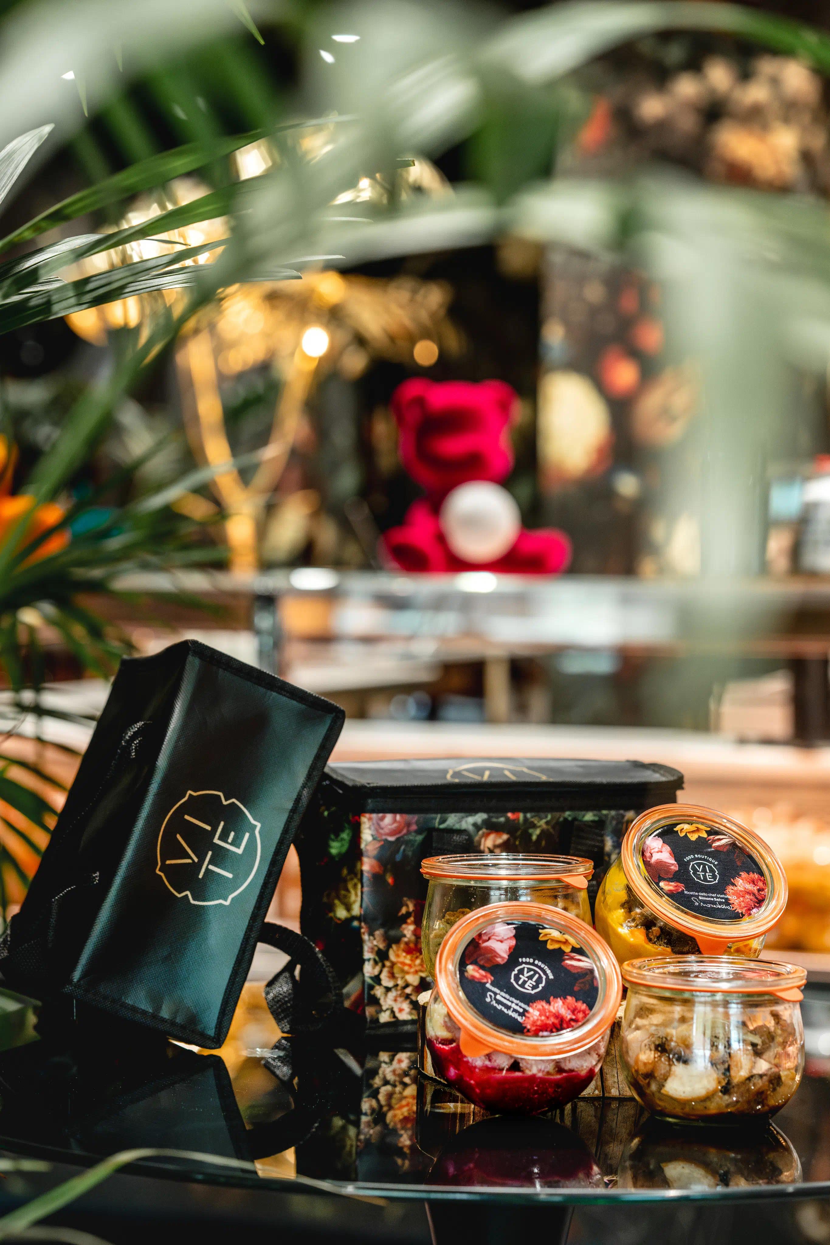 Vaso vite pronti per essere inseriti nella borsa take away di Vite Food Boutique