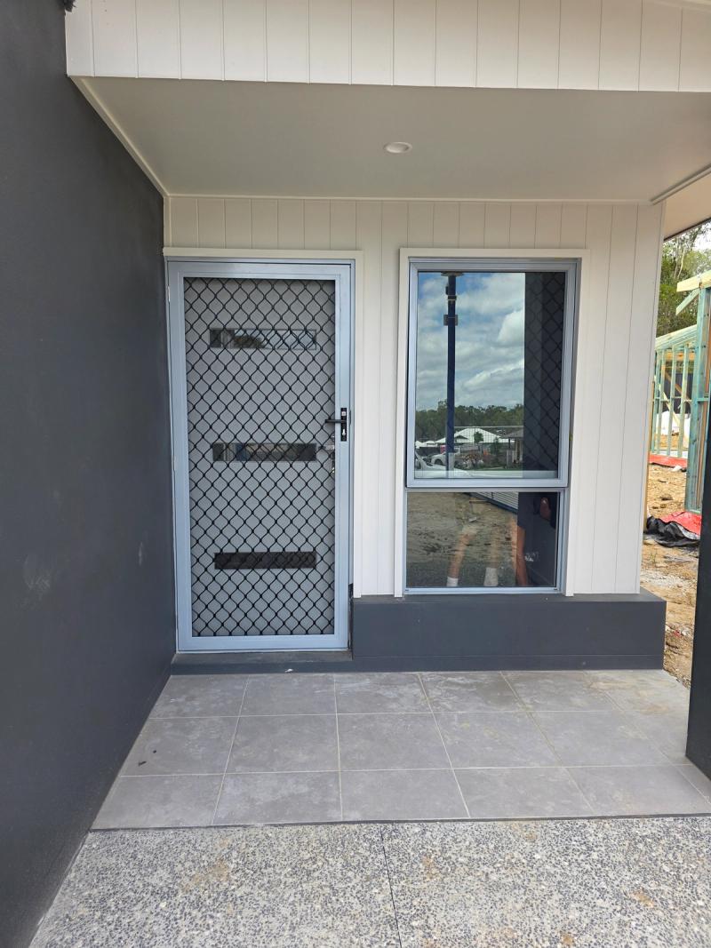 Barrier door screen installation Front hinged screen door