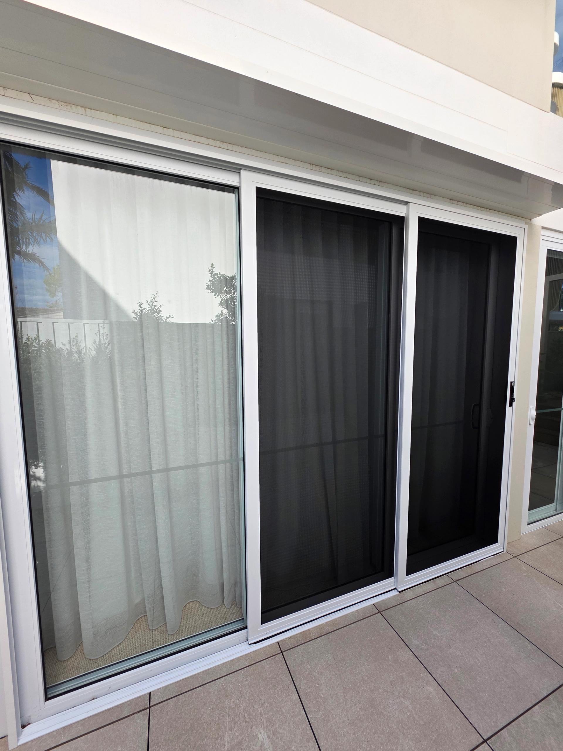 Window furnishings in Aura