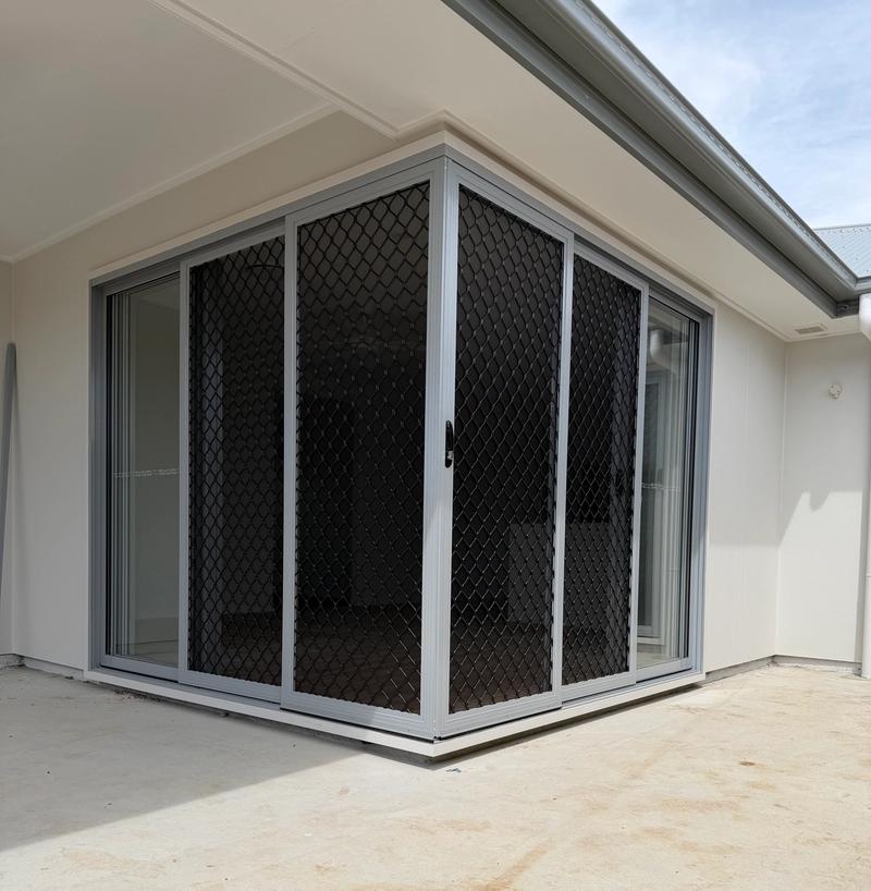Stacking Barrier Door Screens