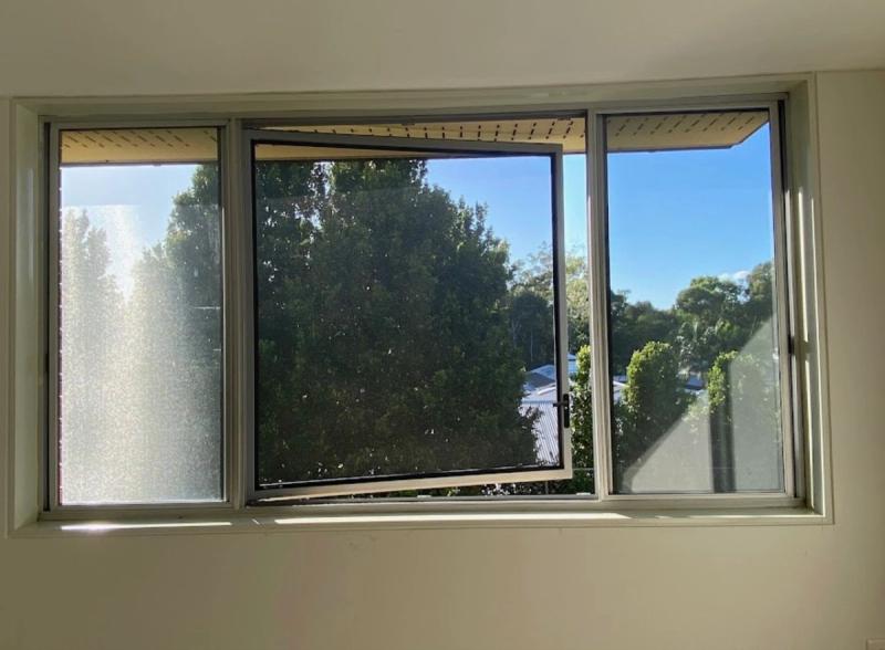 Hinged Fall Prevention Screens