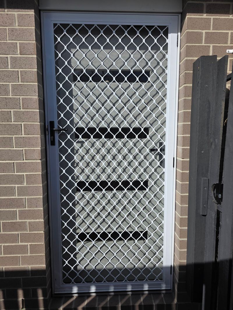Barrier door screen installation Front hinged barrier screen door
