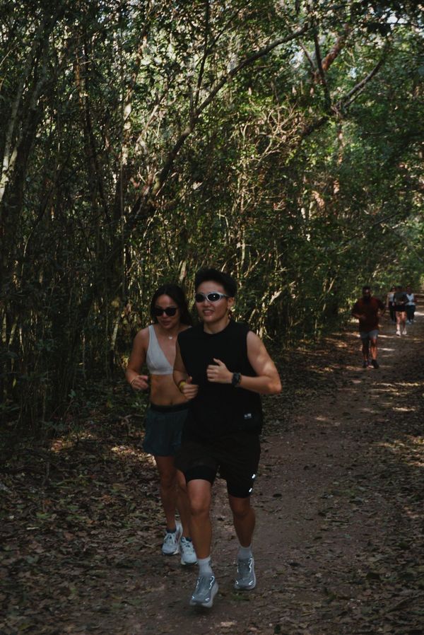 Love is in the Trail / El Amor esta en la Ruta