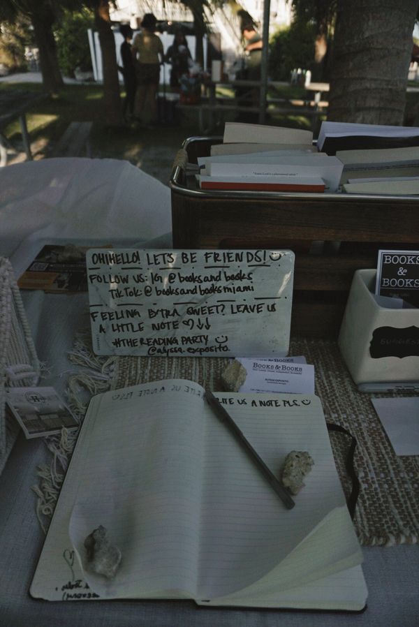 Love is in the Trail / El Amor esta en la Ruta