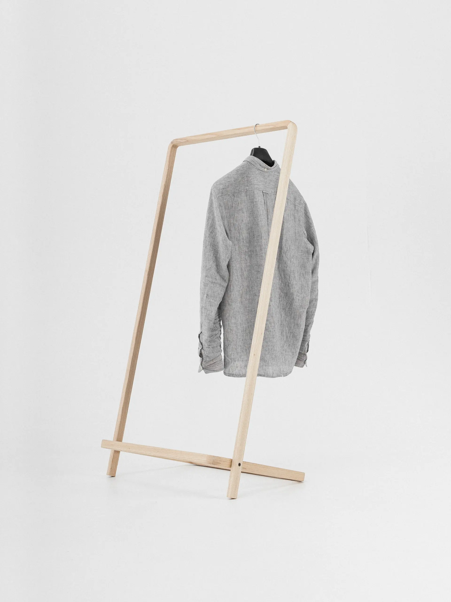 Iso-Taneli clothing rack