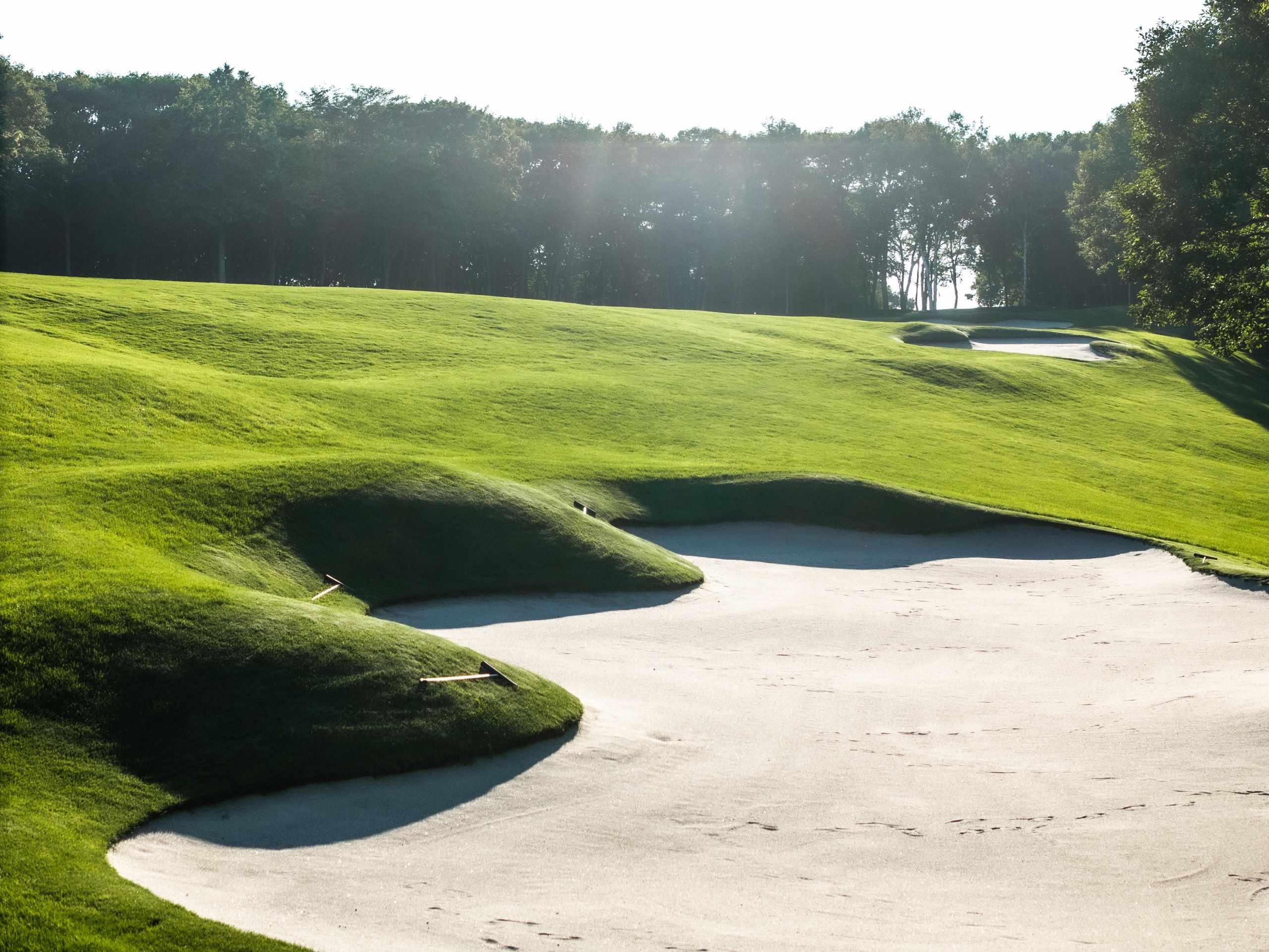 Hokkaido Brooks Country Club — deep bunker guarding a green