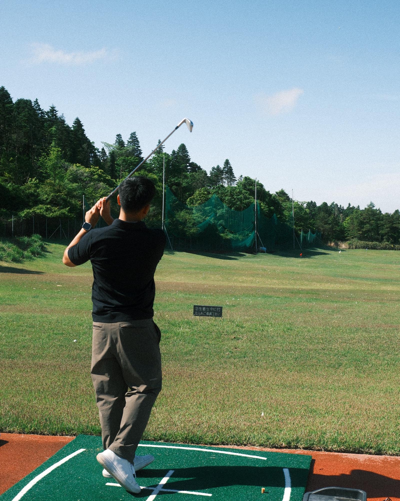 Warming up before the round