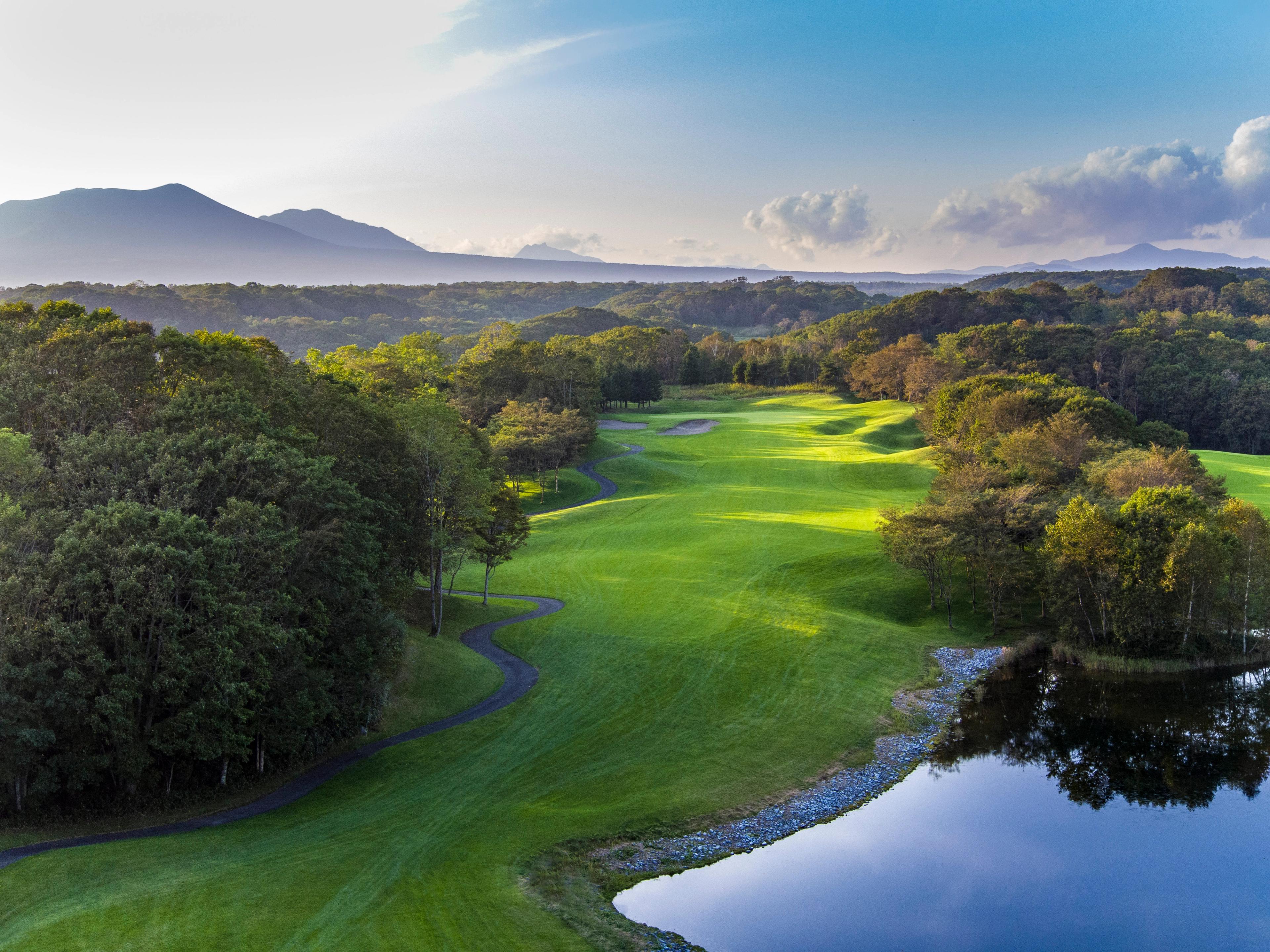 Hokkaido Golf Club — parkland and bunkering (Hokkaido, Japan)