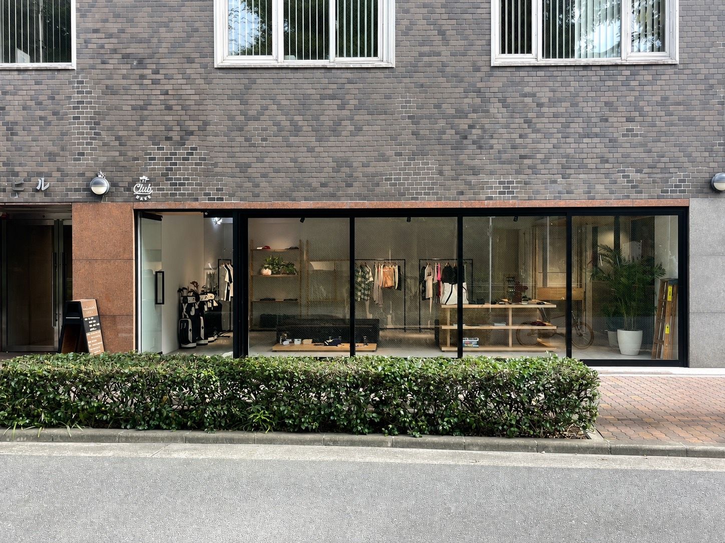CLUBHAUS storefront — the glass-fronted golf select shop by Utsubo Park in Nishi-ku, Osaka