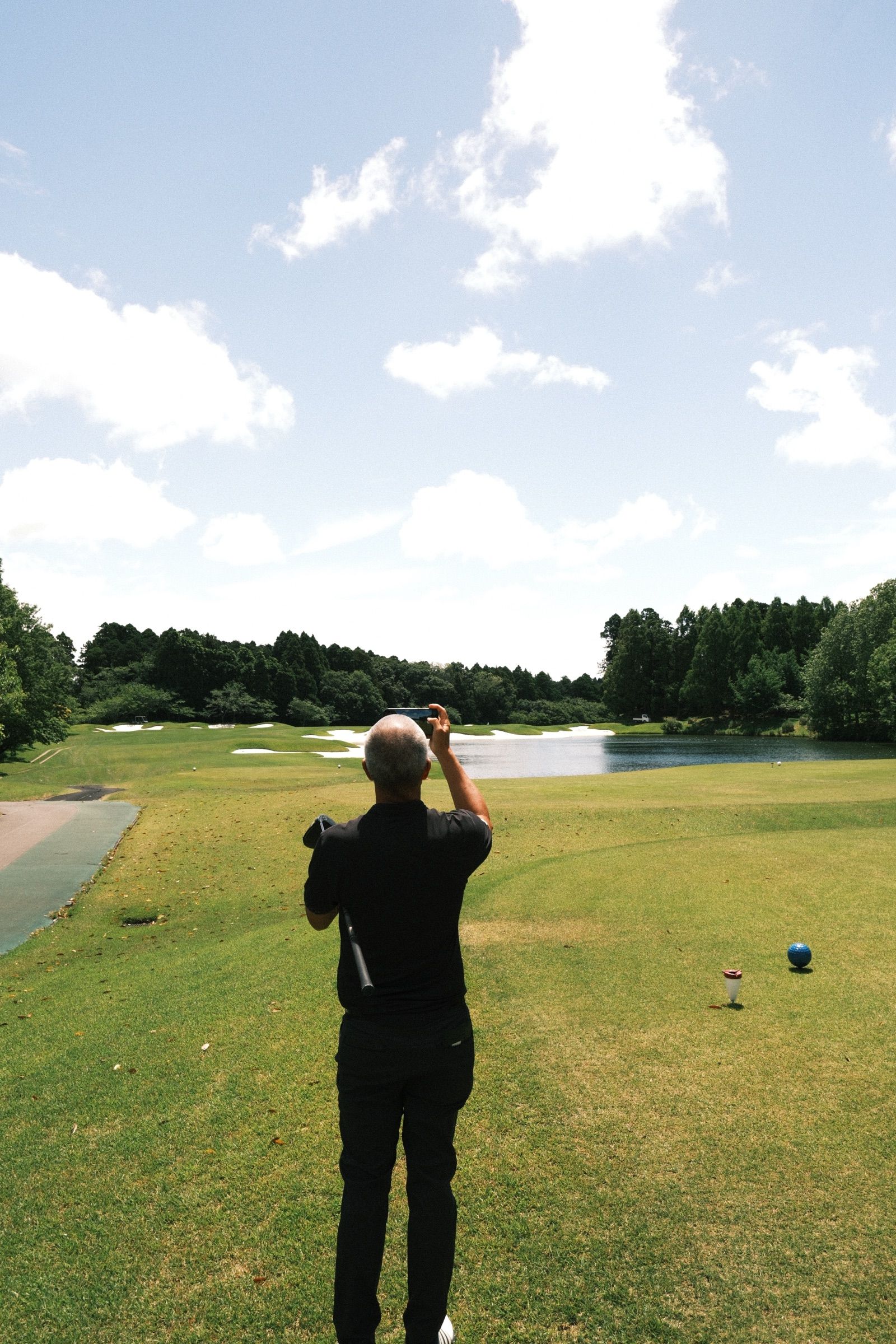 Warming up before the round