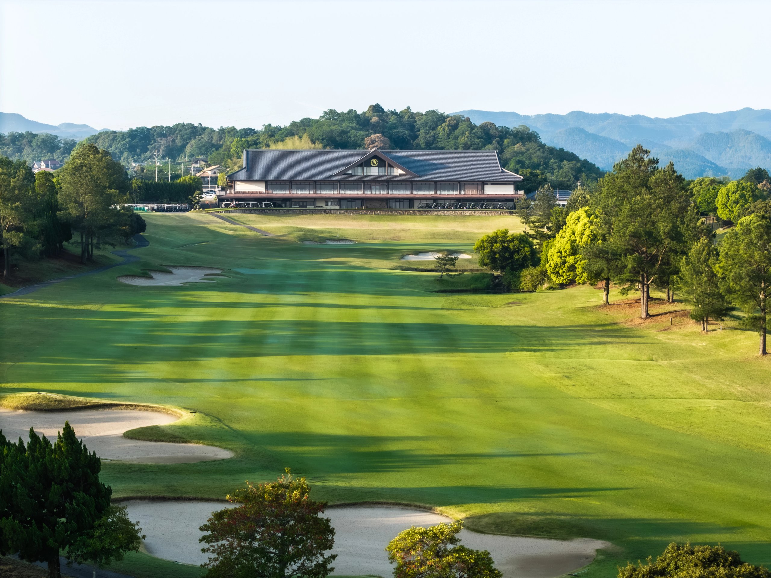 A private golf tour on a Japanese course