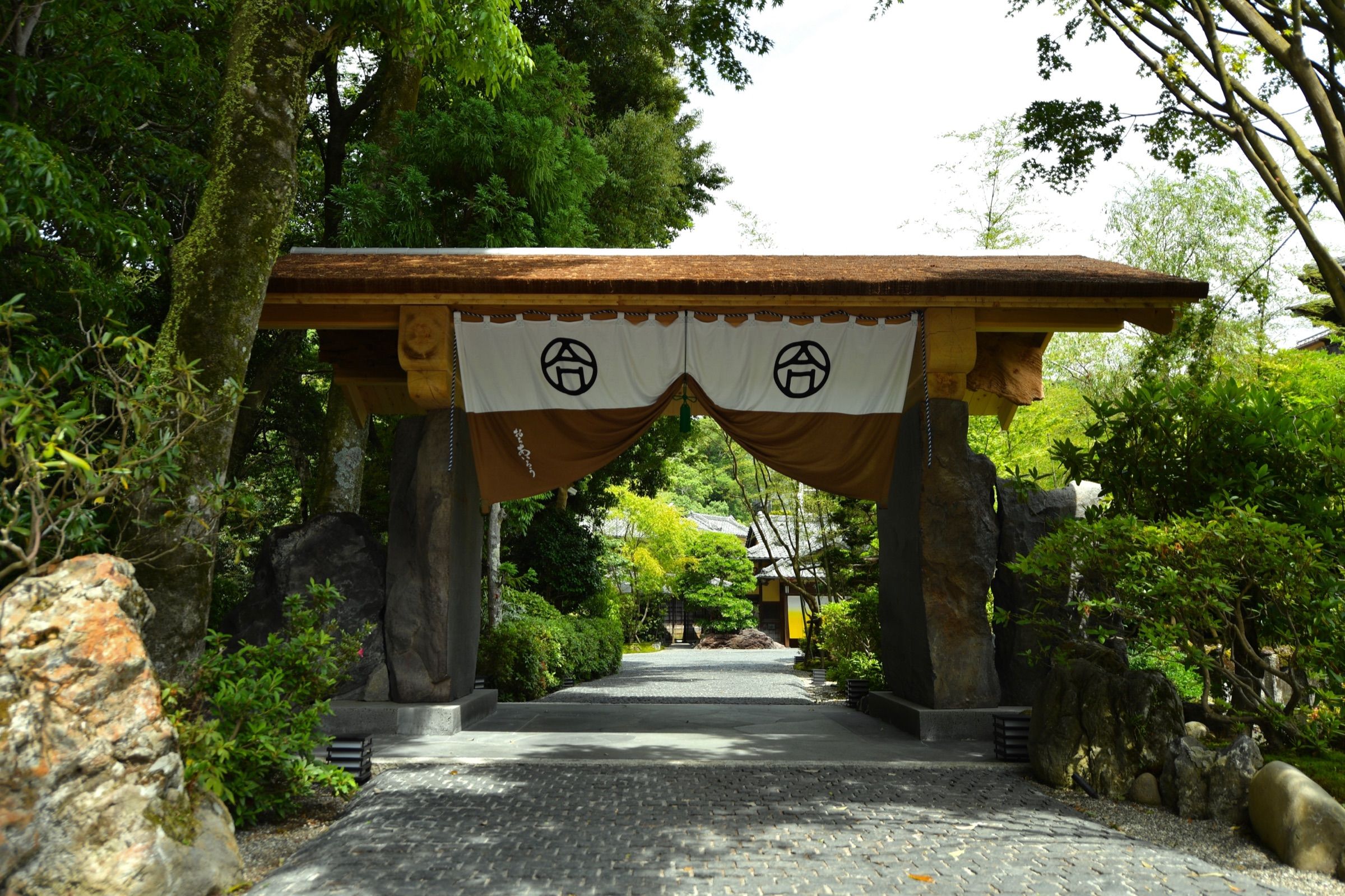 Ochiairo — Grounds & Setting (4)