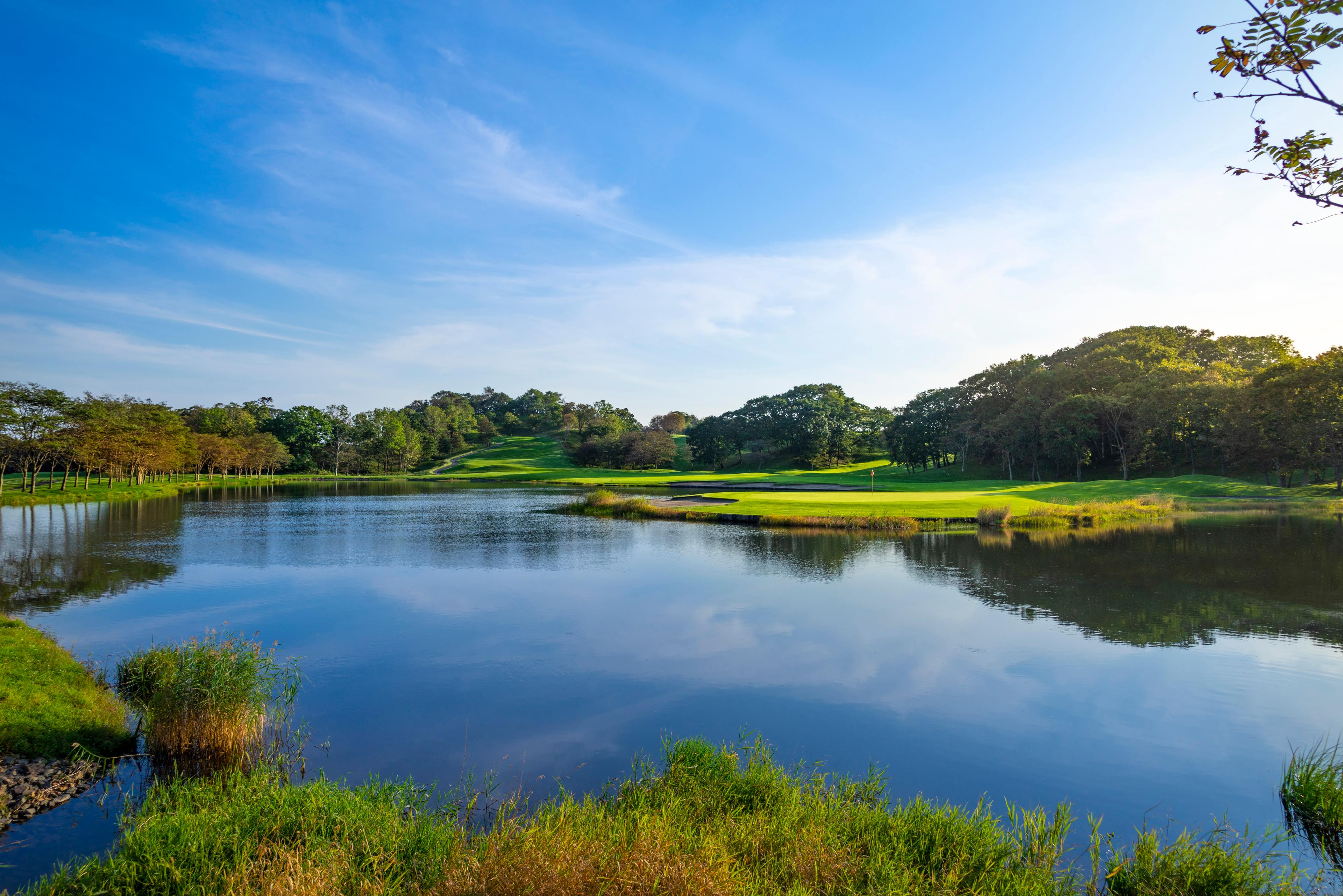 Hokkaido Golf Club — sculpted greens (Hokkaido, Japan)