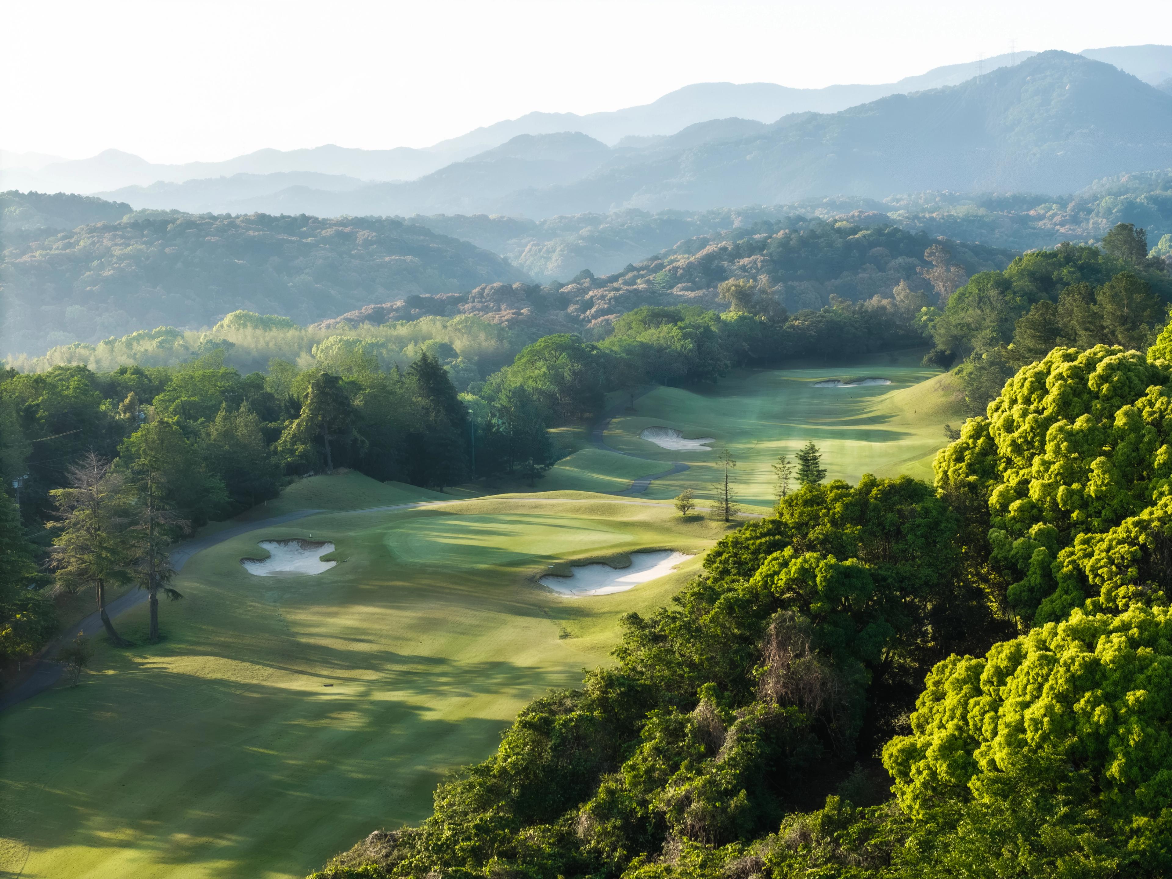 Amanosan Country Club — sculpted greens (Osaka, Japan)