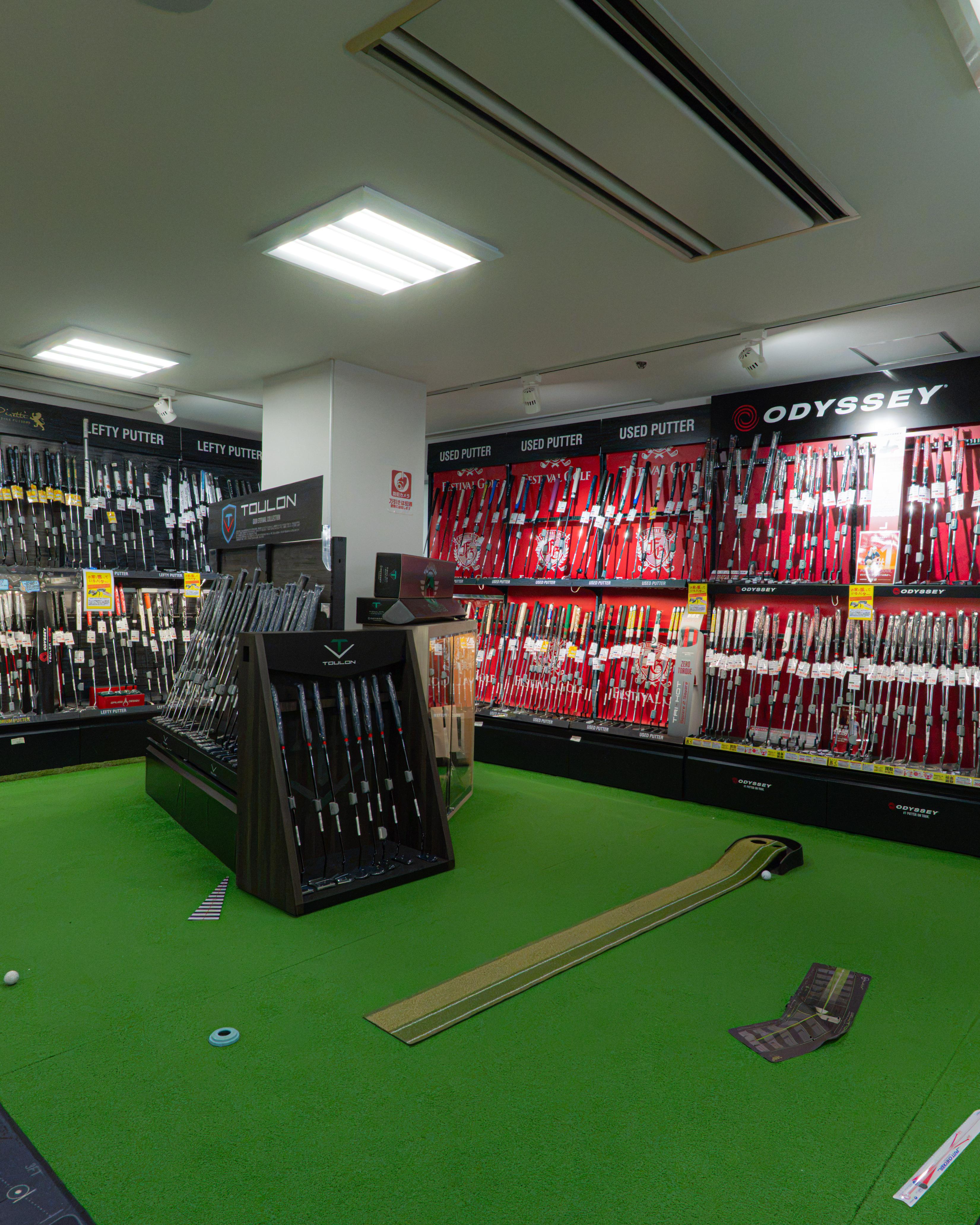 putter display at festival golf ueno apex