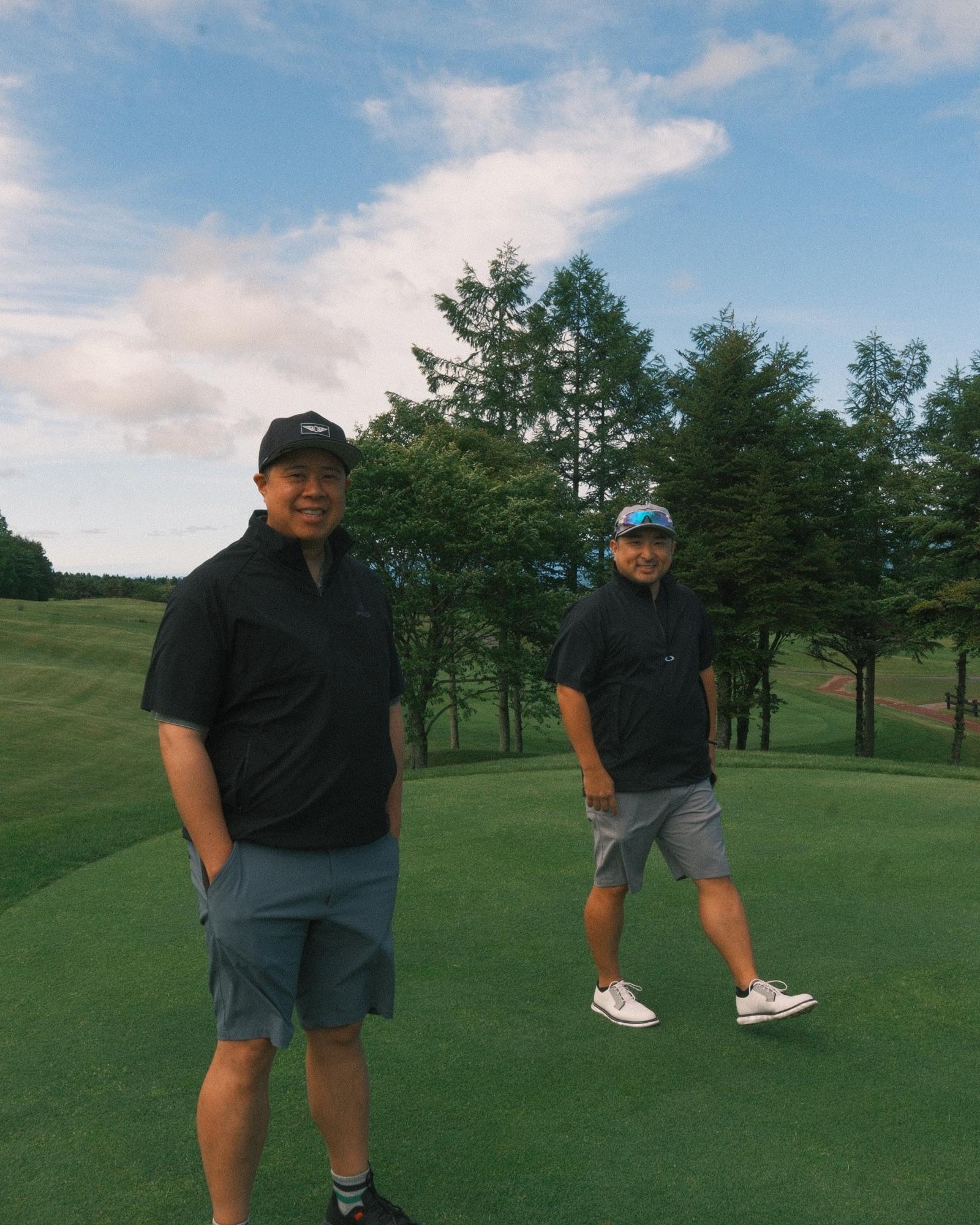 Warming up before the round