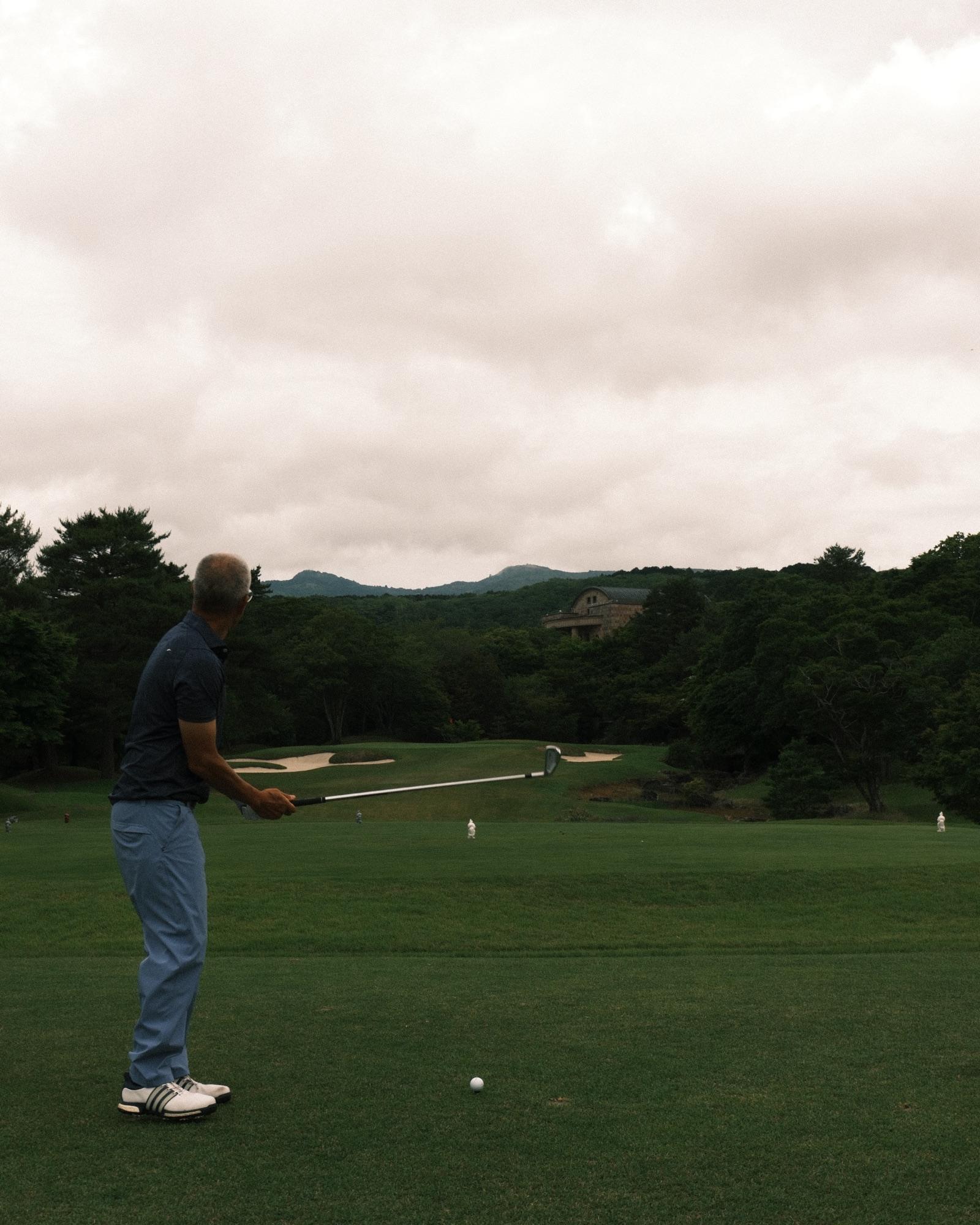 Warming up before the round