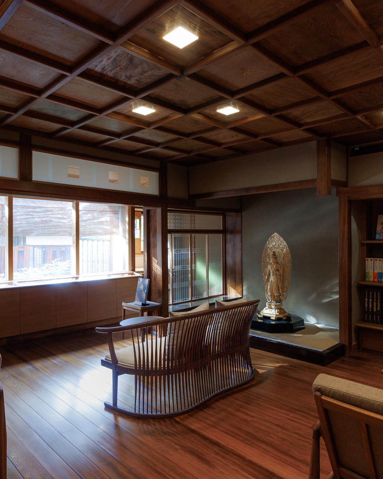 Hiiragiya