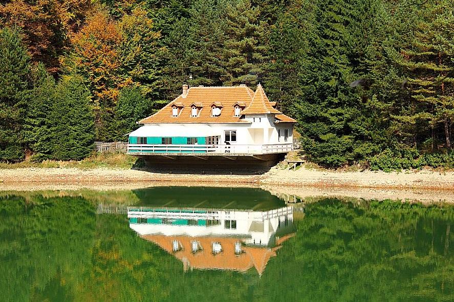 Paradisul din Munții Trașcăului, lacul Iezer Ighiel