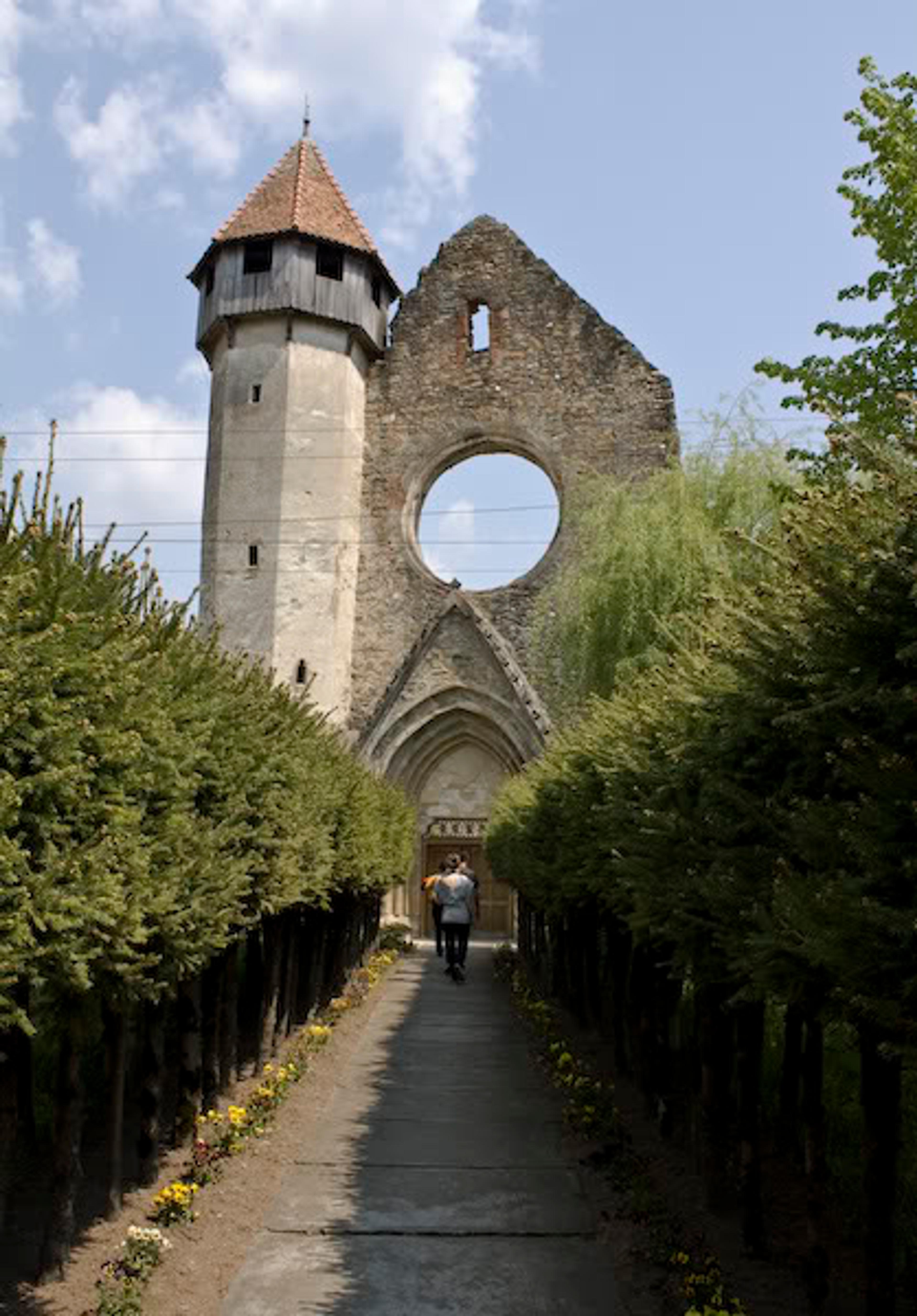 Manastirea Cisterciana de la Carta, istorie vie in Tara Fagarasului
