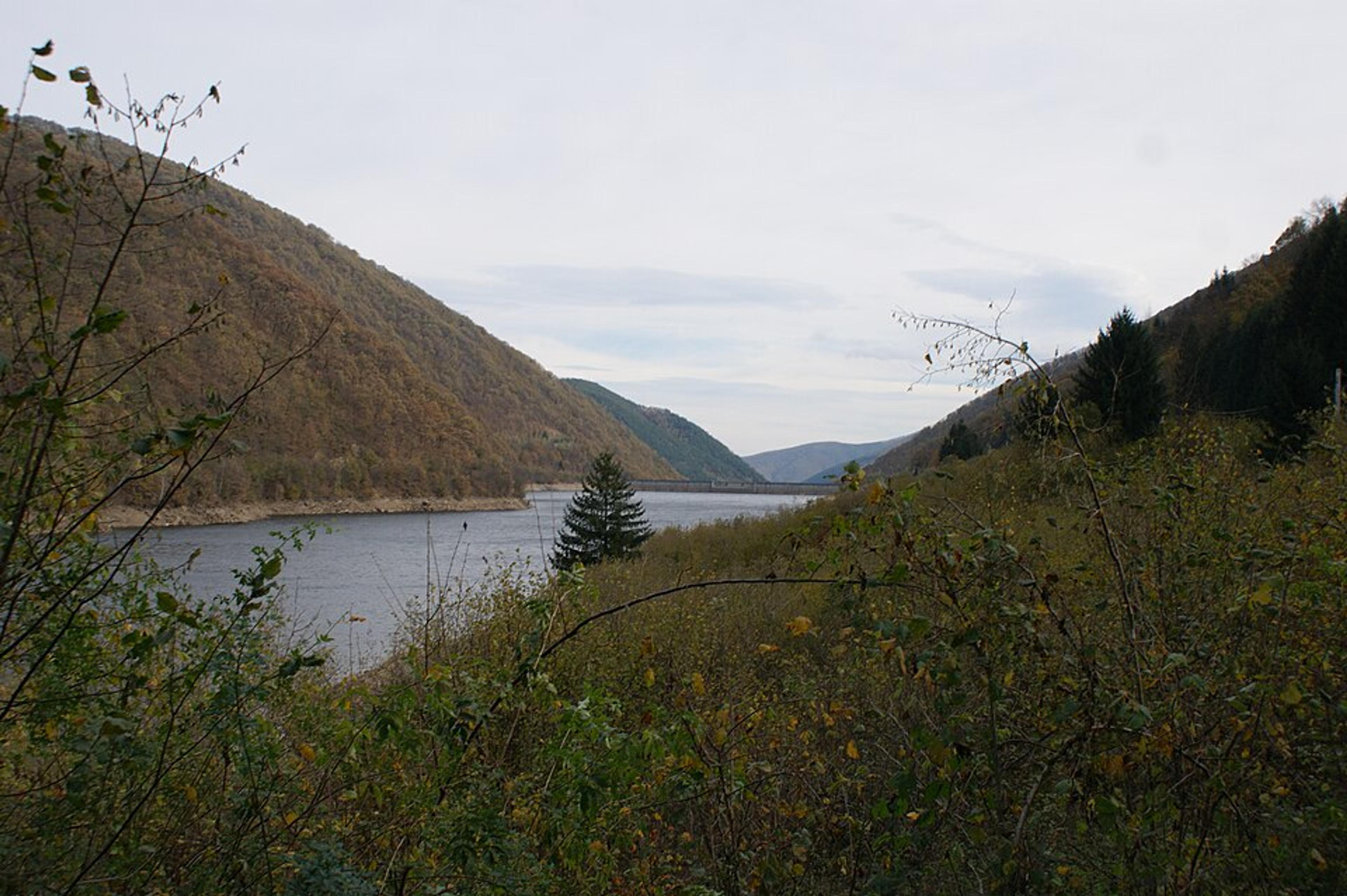 Gura Râului - lacul și barajul