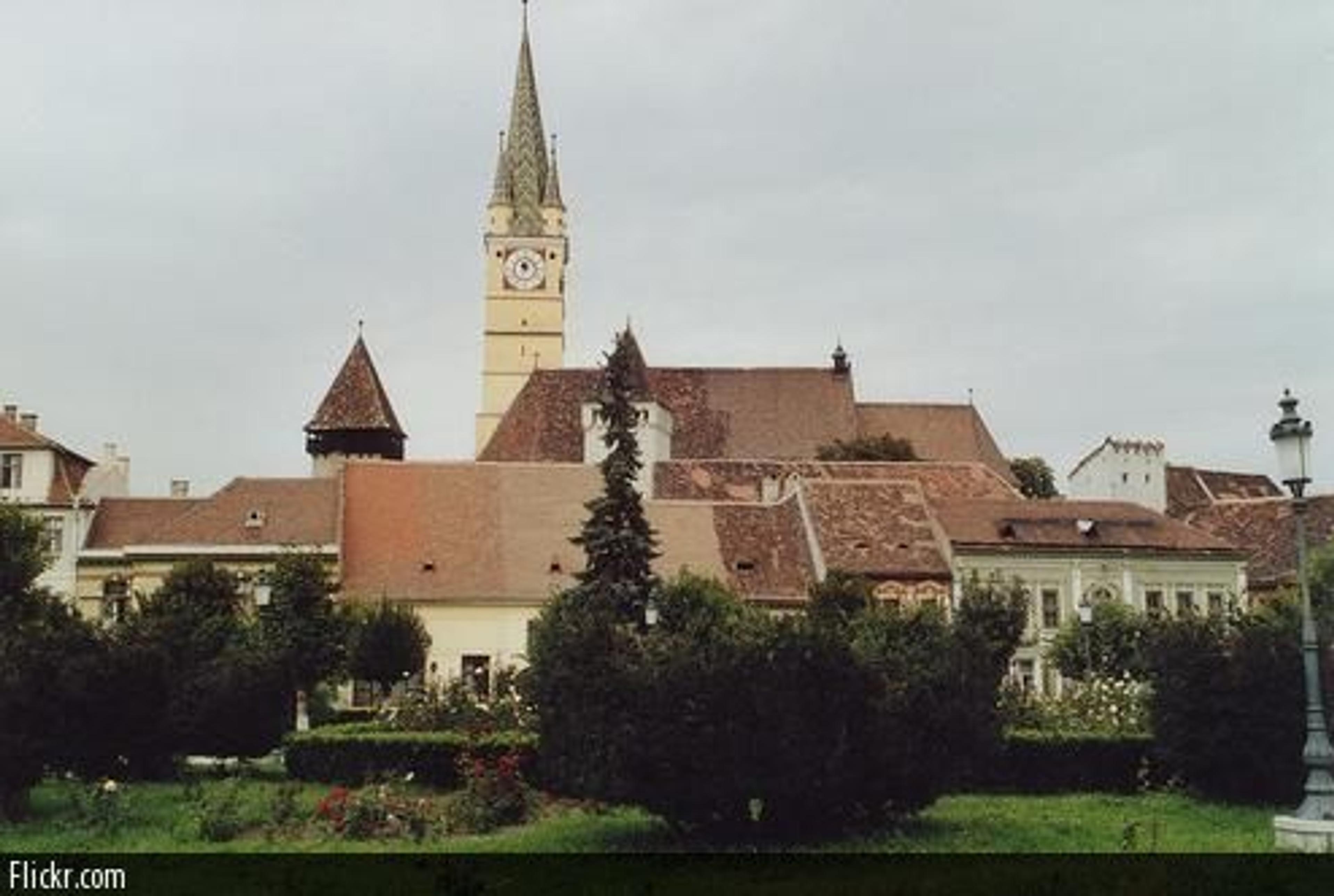 Zidurile și turnurile fortificate din Mediaș (după renovare)