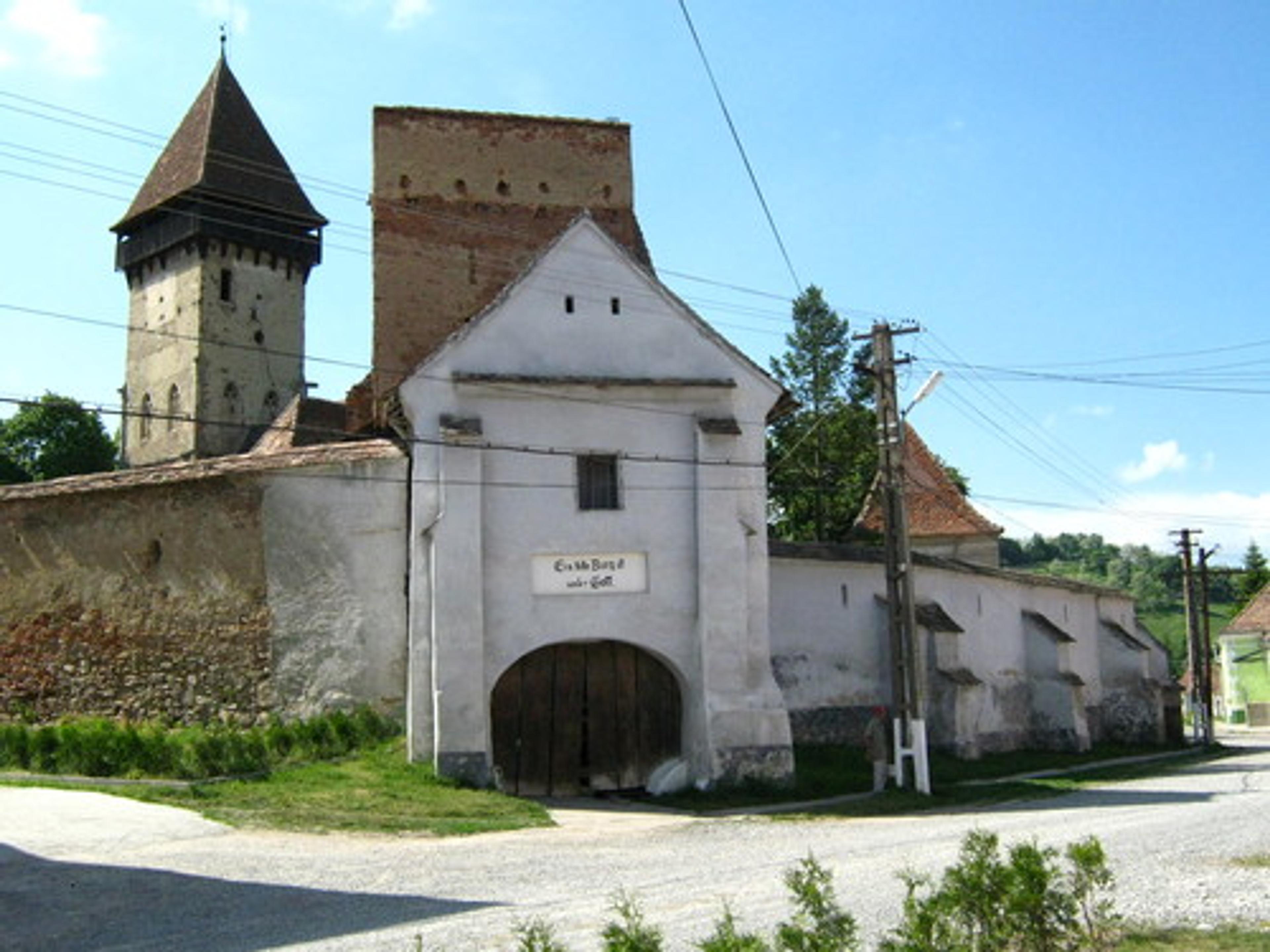 Biserica fortificată Ațel