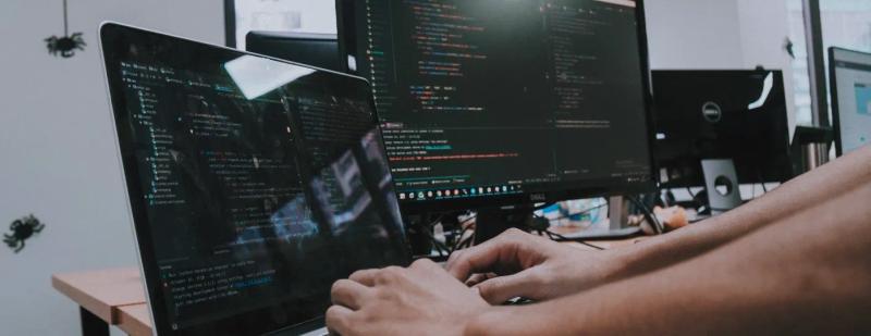 Headless CMS Architecture vs Decoupled CMS_ What’s the Difference_.webp