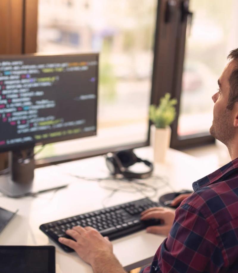 Key Advantages of Custom Software for Your Business Key Advantages of Custom Software for Your Business