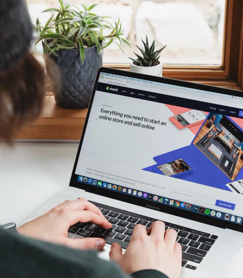 How to Build a Successful E-commerce Website
