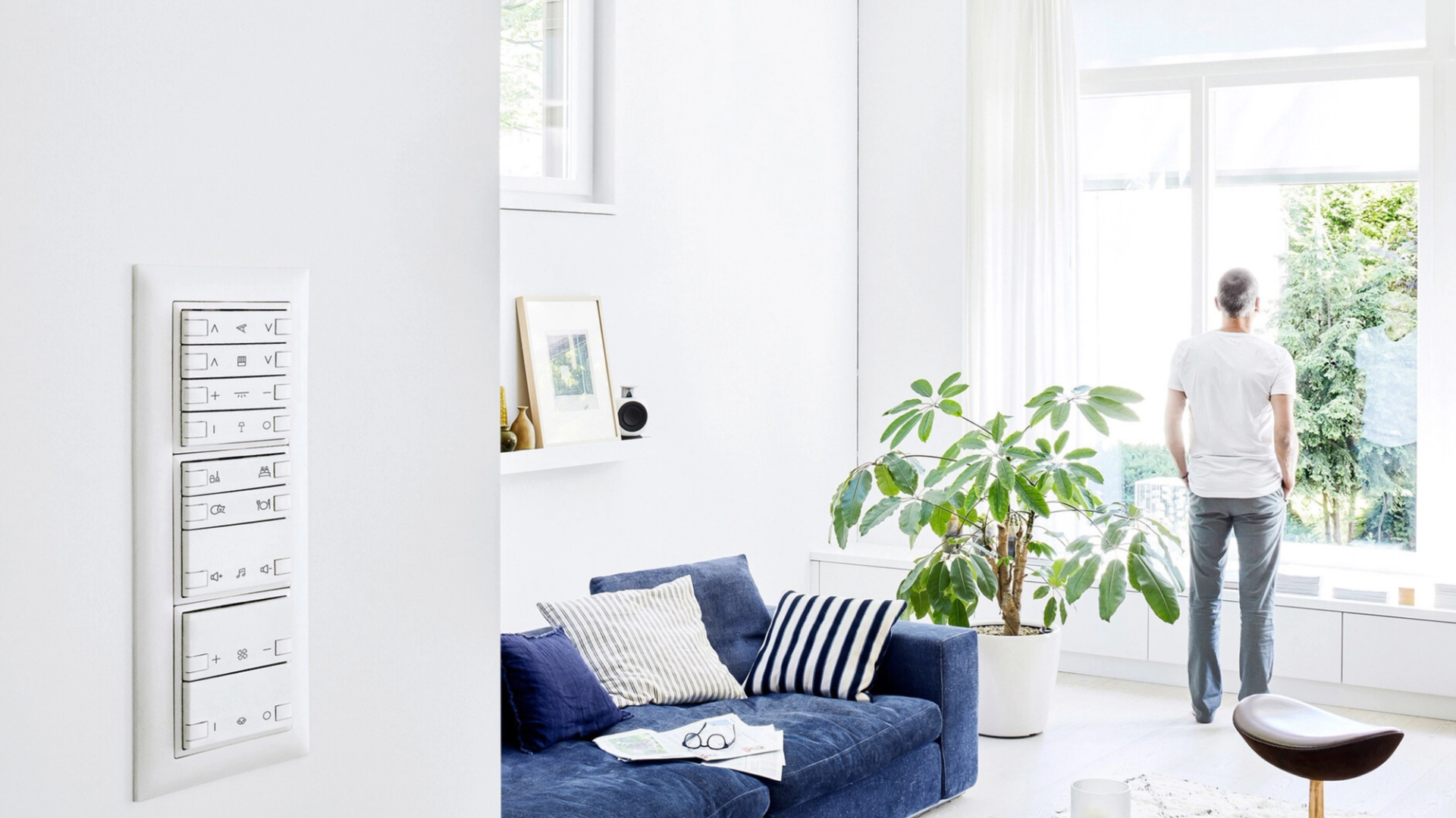 Anwendung, mit der verschiedene Bereiche eines Smart-Homes überwacht und gesteuert werden können.