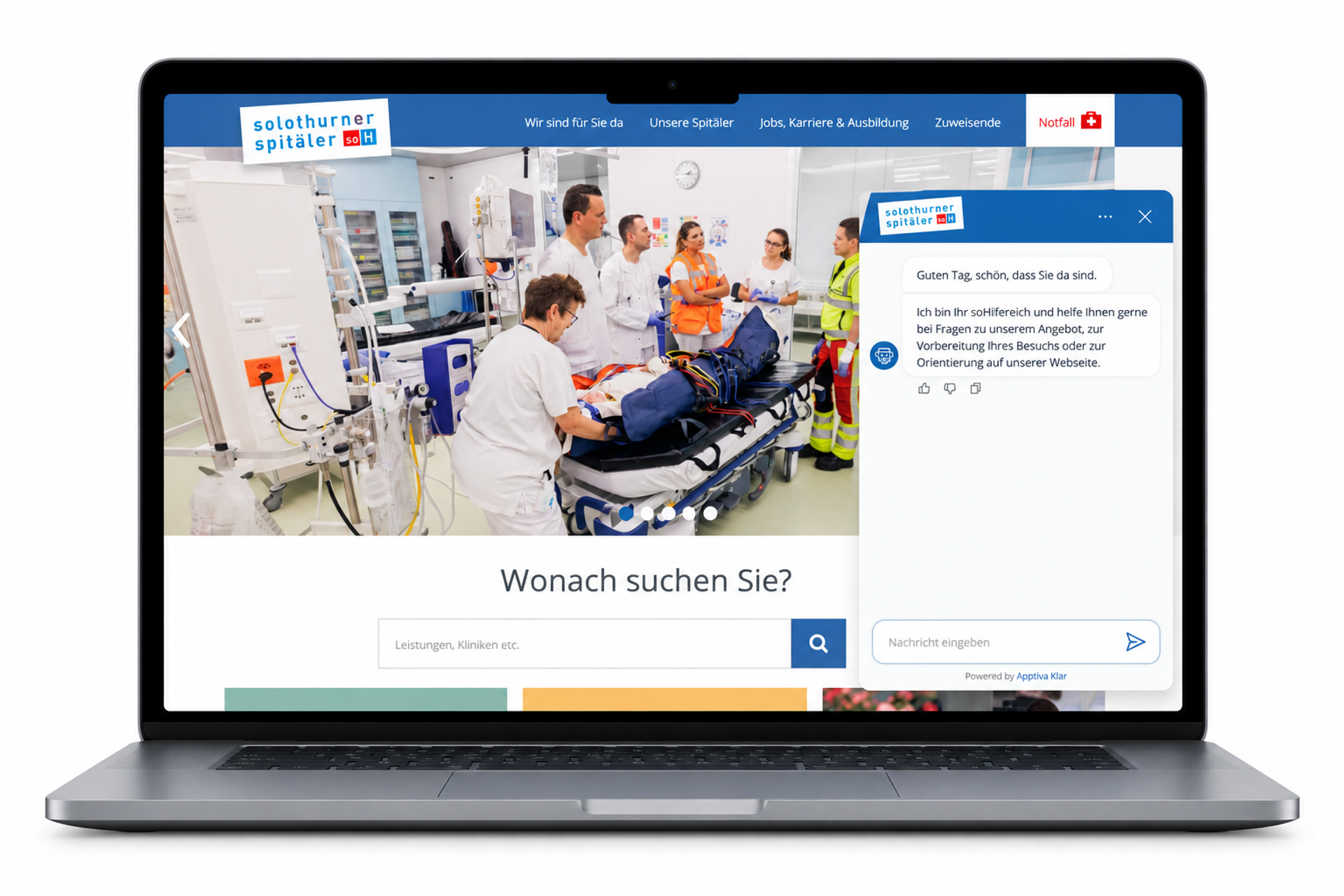 Laptop-Mockup mit dem digitalen Assistenten der Solothurner Spitäler. Der Chatbot unterstützt Besucher bei Fragen, der Orientierung auf der Webseite und der Vorbereitung auf einen Spitalbesuch.