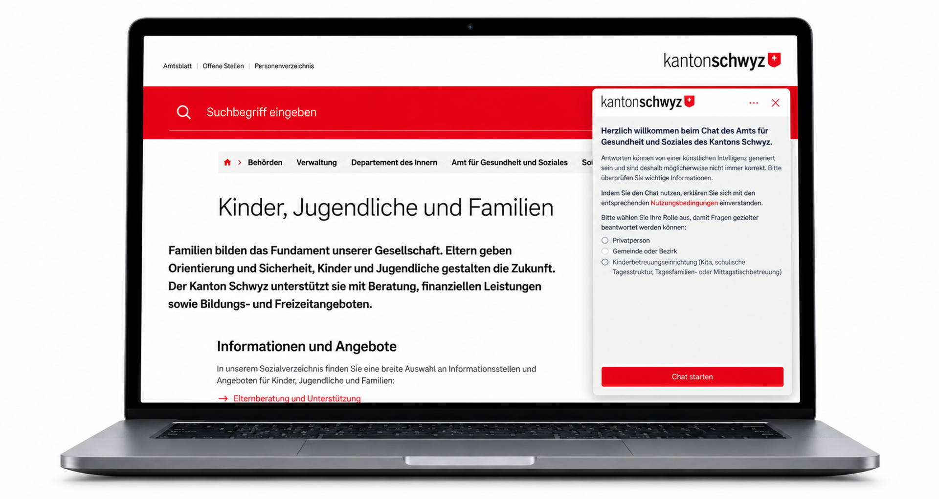 Laptop mit integriertem KI-Chatbot auf der Website des Kantons Schwyz – Beispiel für einen digitalen Chatbot zur Beantwortung von Fragen rund um Gesundheit, Soziales, Kinder, Jugendliche und Familien.