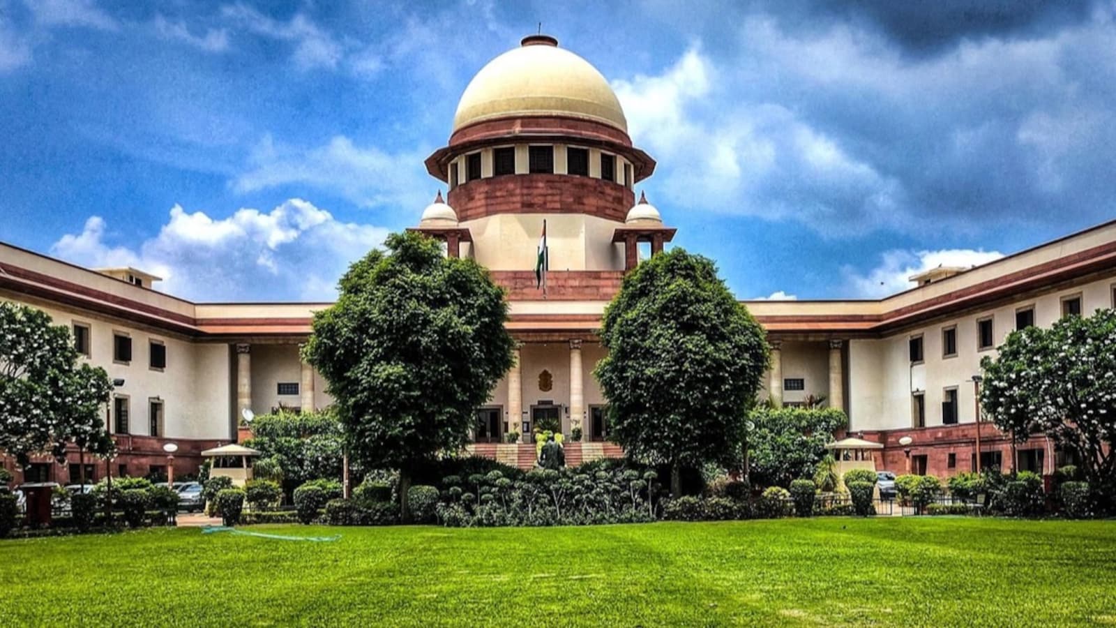 सुप्रीम कोर्ट ने साझा कानूनी परामर्श के बिना लाइव स्ट्रीम पर सुनवाई पर रोक लगाई
