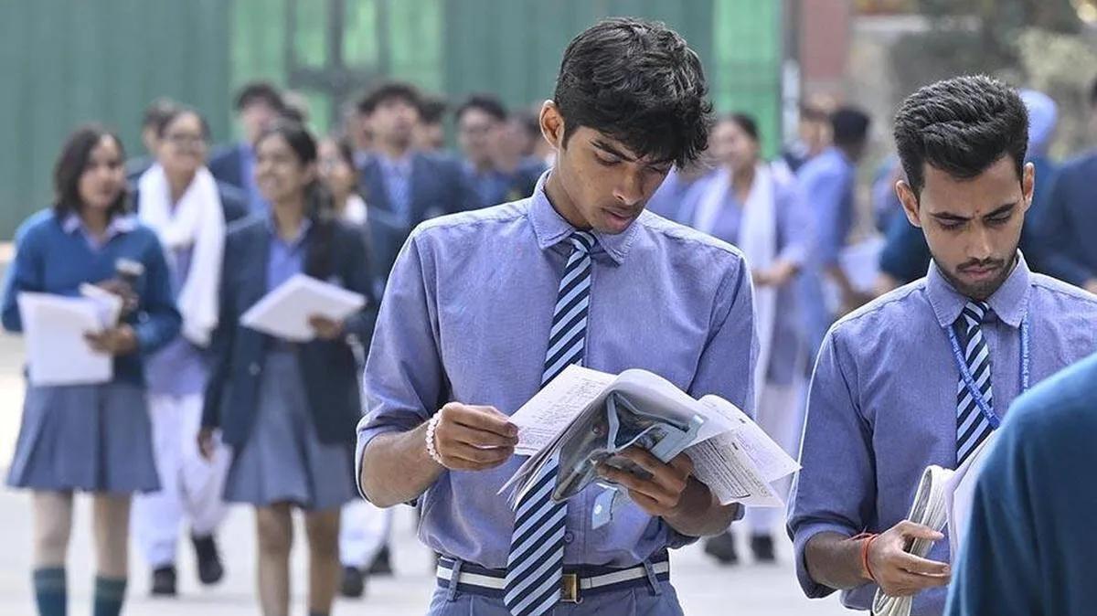 सीबीएसई अभ्यर्थियों को कानूनी झटका, उच्च न्यायालय ने पुनर्मूल्यांकन याचिका खारिज की; NEET पुनः परीक्षा के लिए बहु-एजेंसी ग्रिड जुटाया गया
