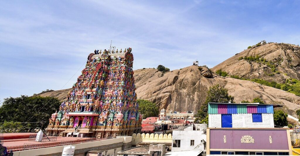 तमिलनाडु सरकार की सुप्रीम कोर्ट में याचिका, मदुरै पहाड़ी पर दीप जलाने पर रोक की मांग