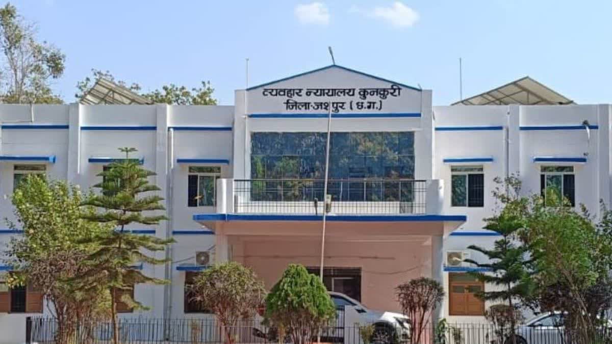 आजीवन कारावास की सजा: पति की हत्या कर शव को सूटकेस में छिपाने वाली महिला का कुनकुरी अदालत ने किया दोषी