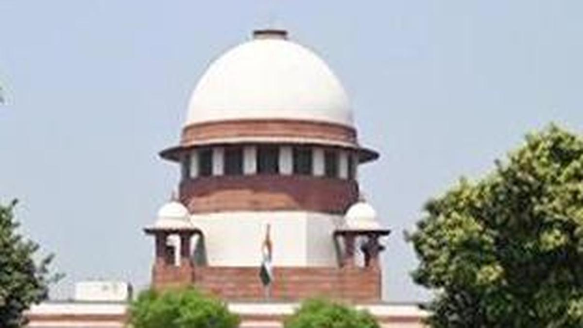 सुप्रीम कोर्ट ने इंटरसेक्स व्यक्तियों के लिए मान्यता और सुरक्षा की मांग करने वाली याचिका की जांच की