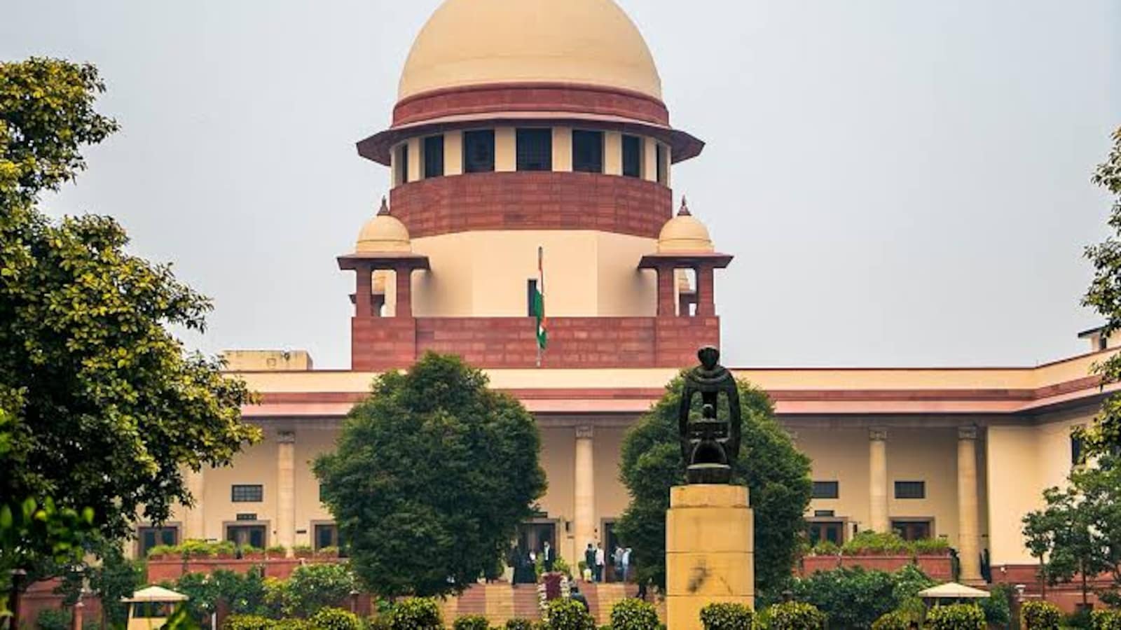 चार पीढ़ी बाद, 70 साल पुराने भूमि विवाद का अंत: सुप्रीम कोर्ट ने विक्रय पत्र को बरकरार रखा