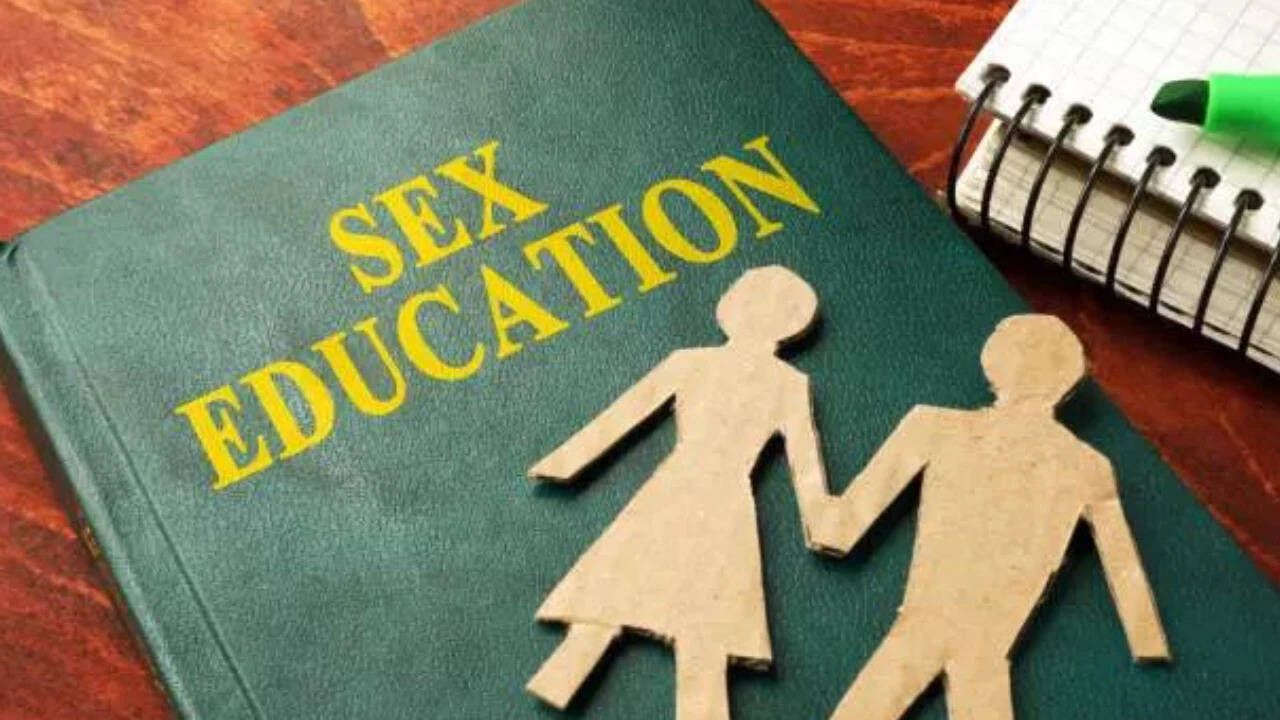 'व्यापक यौन शिक्षा' स्कूलों में जल्द आ रही, सरकार ने SC को दी मंजूरी