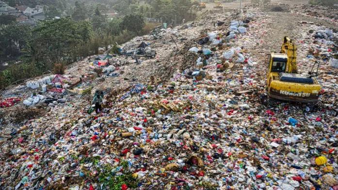 बॉम्बे हाई कोर्ट ने साफ-सफाई के प्रति लापरवाही की आलोचना की, सख्त कार्रवाई की मांग की