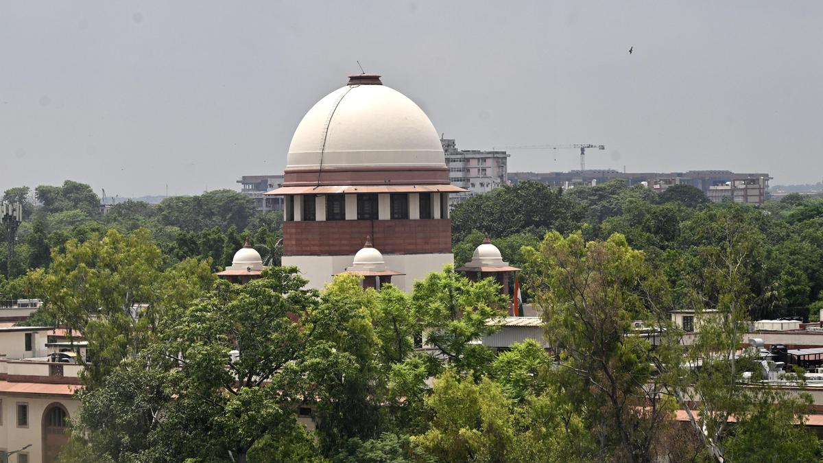 सुप्रीम कोर्ट: बीमाकर्ताओं की अस्पष्ट पॉलिसी शर्तें आम पॉलिसीधारकों को नुकसान पहुंचा रही हैं