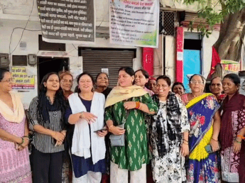 सुप्रीम कोर्ट की सुनवाई के बाद महिलाएं बोलीं- लिखित आदेश तक नहीं उठेंगे: धरने पर संघर्ष