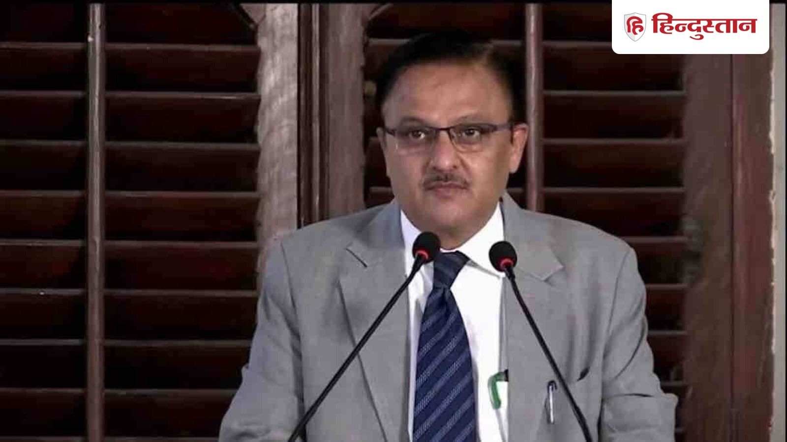 अभिव्यक्ति की आजादी को दबाना लोकतंत्र को खत्म करेगा, जस्टिस ओका ने कोर्ट को सलाह दी